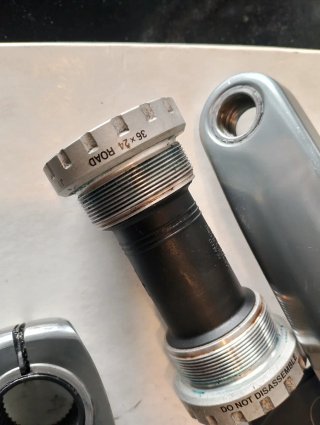 Bielas y Pedalier Shimano Tiagra