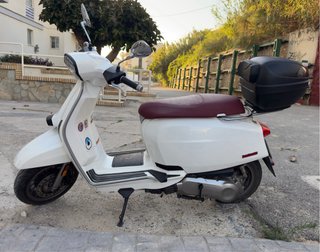 Lambretta V Special 125 Scooter Blanca