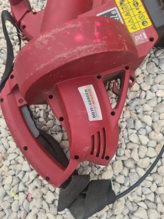 Soplador de hojas eléctrico rojo