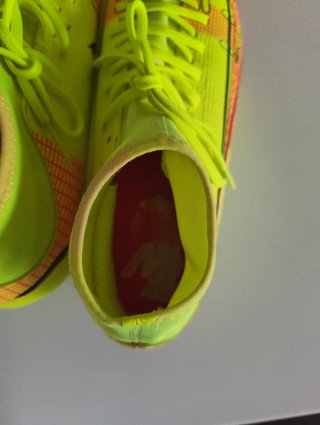 Botas de fútbol Nike Mercurial talla 40 EUR