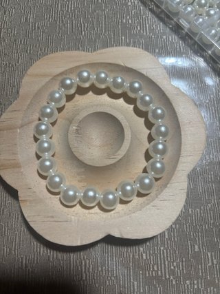 Bracciale perline bianche