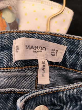 Pantalón tejano flare mujer