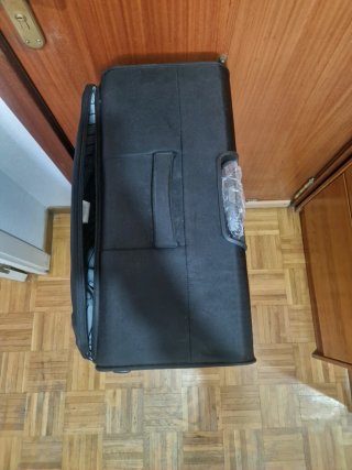 Maleta de viaje negra