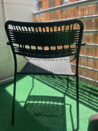 Silla exterior gris oscuro, metal y mimbre