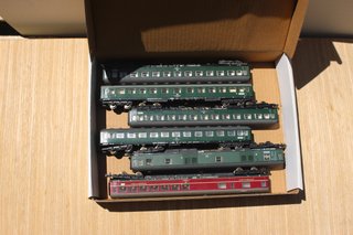 Set di Treni Passeggeri Scala N con Luce