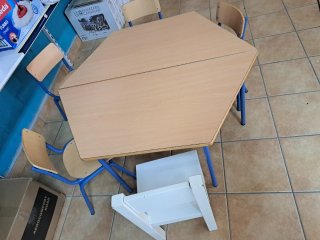 Mesa colegio y sillas guardería infantil niños