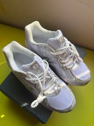 New Balance 740 grises talla 40