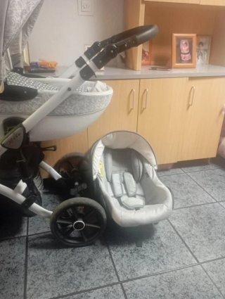 se vende por 300€,precio algo negociable