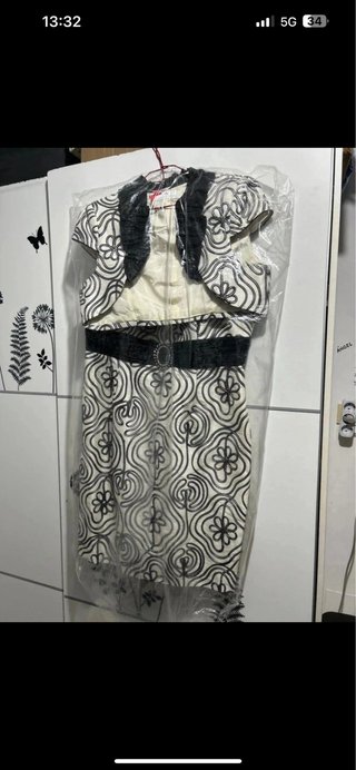 Vestido de fiesta con chaqueta