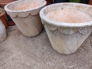 Macetas de piedra grandes