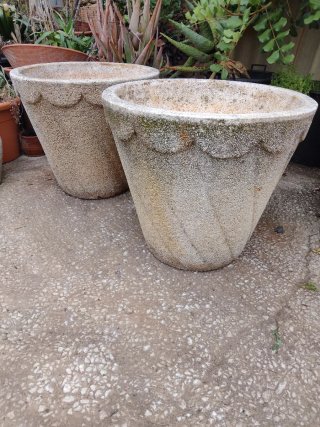 Macetas de piedra grandes