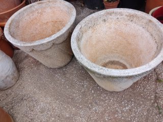Macetas de piedra grandes
