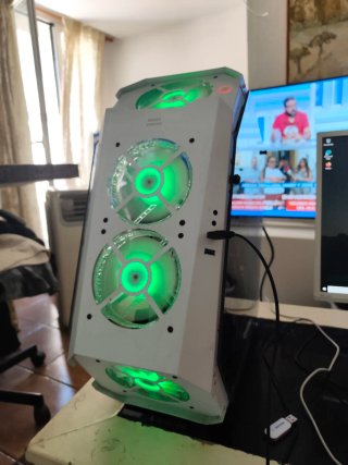 Pc/pantalla/ teclado / ratón/ altavoces