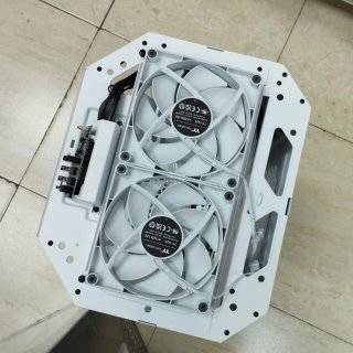 Caja Torre Thermaltake The Tower 300 Snow