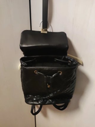 Mochila acolchada negra