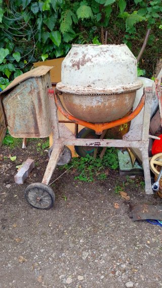 Hormigonera con motor