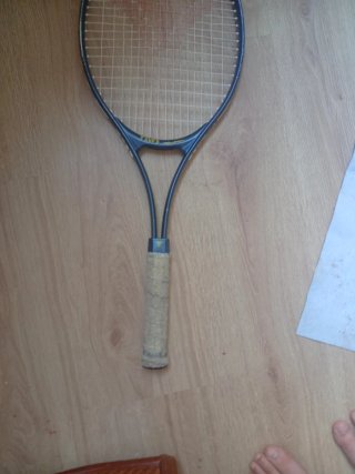 Raqueta de tenis azul