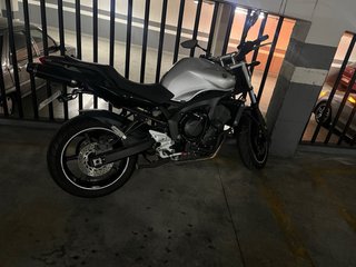 Yamaha FZ6 Naked Plata/Negra
