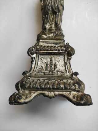 Estatua Virgen de Lourdes
