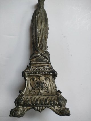 Estatua Virgen de Lourdes
