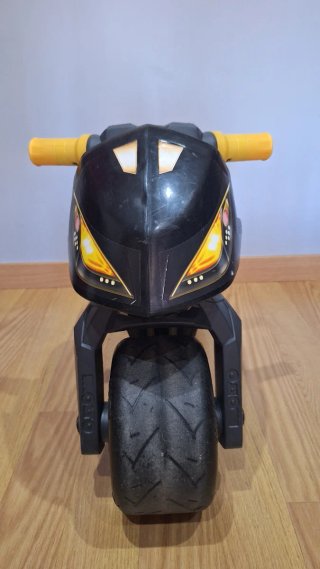 Moto Infantil Batman Negra y Amarilla Molto