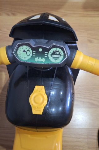 Moto Infantil Batman Negra y Amarilla Molto