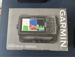 Garmin STRIKER Vivid 5cv + transductor | Con caja