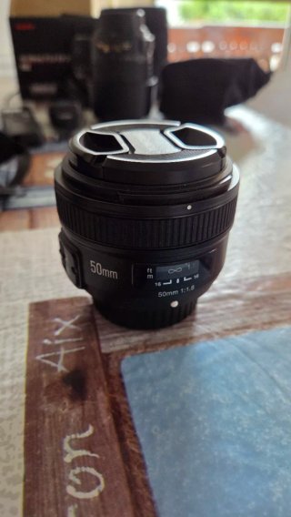 Nikon D7100 + Objetivos y Accesorios