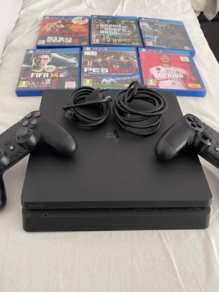 PS4 Slim 500GB + 2 controller e 6 giochi