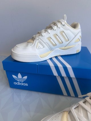 Adidas Zapatillas Blancas y Beige