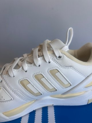 Adidas Zapatillas Blancas y Beige