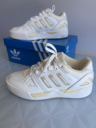 Adidas Zapatillas Blancas y Beige