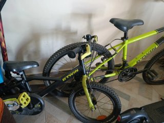Bicicleta Btwin Negra y Verde