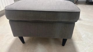 Sillón orejero Ikea con reposapiés