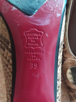 Zapatos de piel de pitón tacón