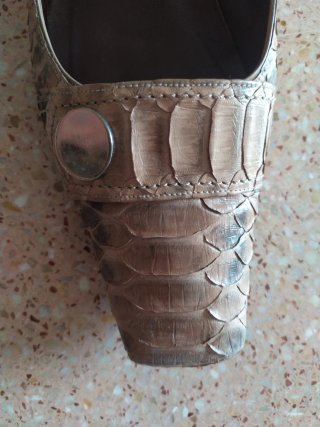 Zapatos de piel de pitón tacón