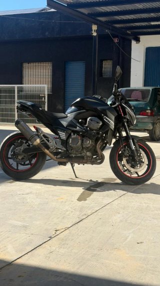 Kawasaki Z800 Negra
