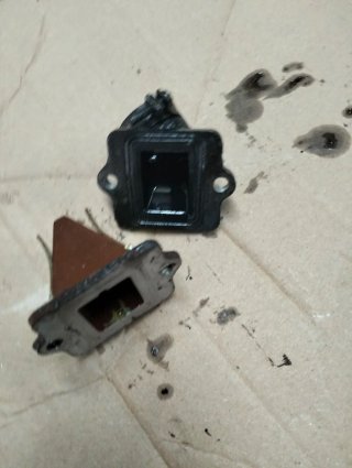Toma Carburador y Laminas Vespa LX 50