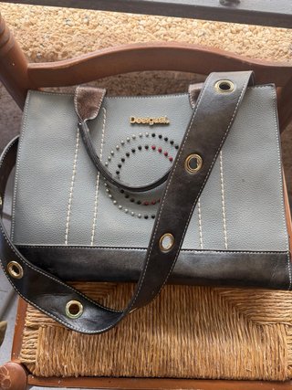 Bolso Desigual verde con detalles