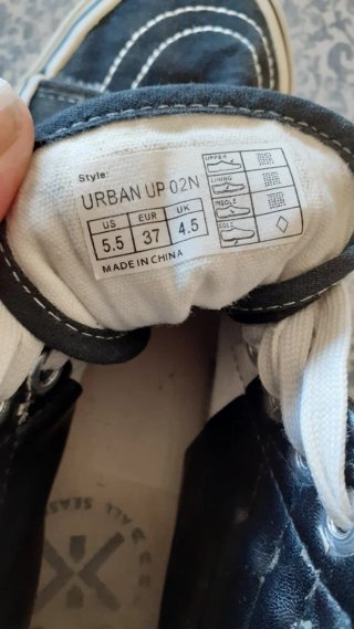 Zapatillas CHK10 n 37 ,ver fotos Altas Negras