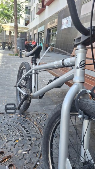 Bicicleta BMX Superstar Newton color plateado