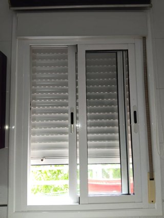 Ventanas de aluminio blanco