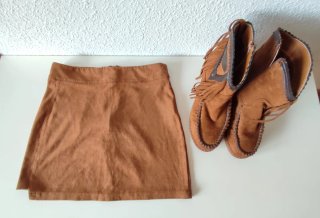 Botas estilo indio y falda