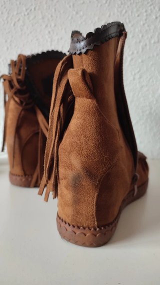 Botas estilo indio y falda