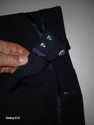 Pantaloni donna  neri eleganti.