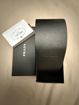 Gafas de sol Prada negras