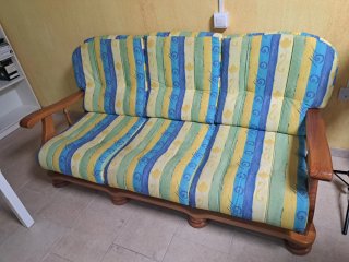 Conjunto sofá y 2 sillones madera