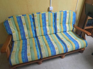 Conjunto sofá y 2 sillones madera