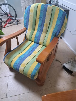 Conjunto sofá y 2 sillones madera