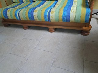 Conjunto sofá y 2 sillones madera